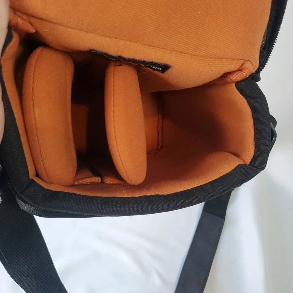 Lowepro Adventura 140 Camera Bag Black Removable‎ Strap